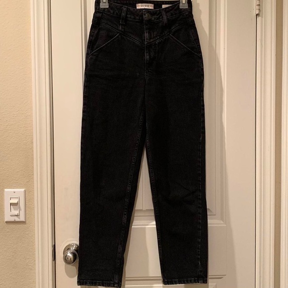 SOLD - BLACK GUESS ORIGINALS HIGH WAISTED MOM JEANS - Picture 4 of 5
